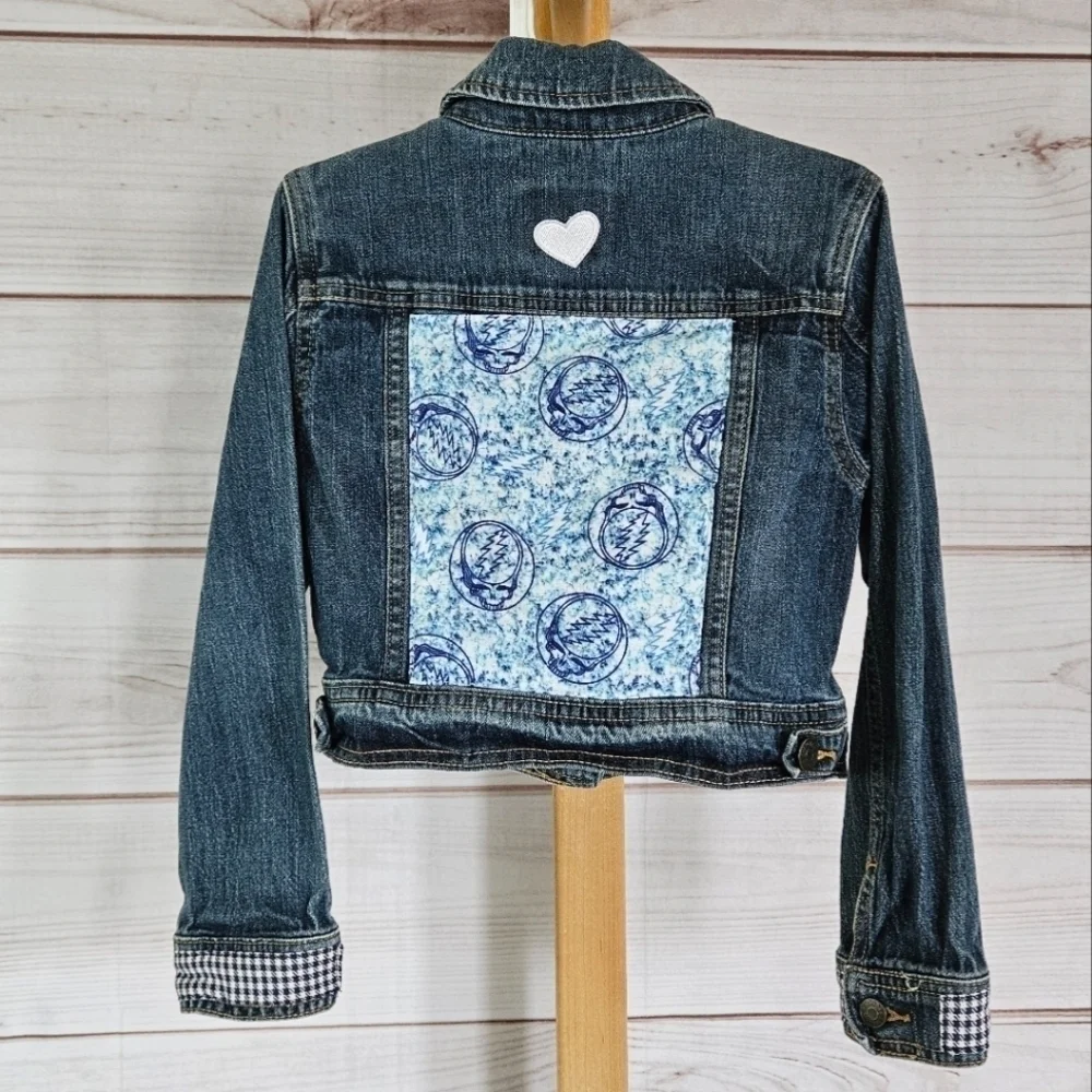 Handmade The Grateful Dead Denim Trucker Jacket in Blue and White Sz 6 NWT
